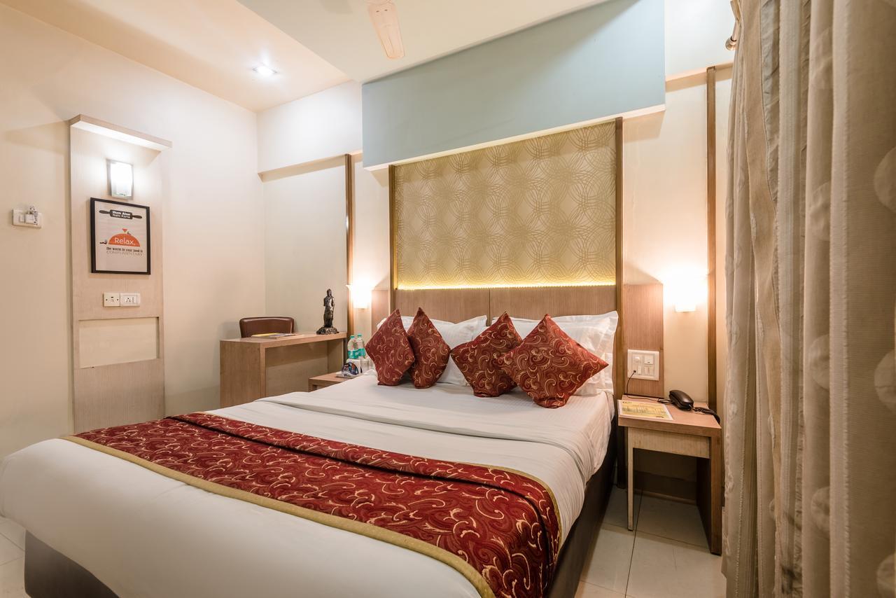 Hotel Panchratna Panvel Esterno foto