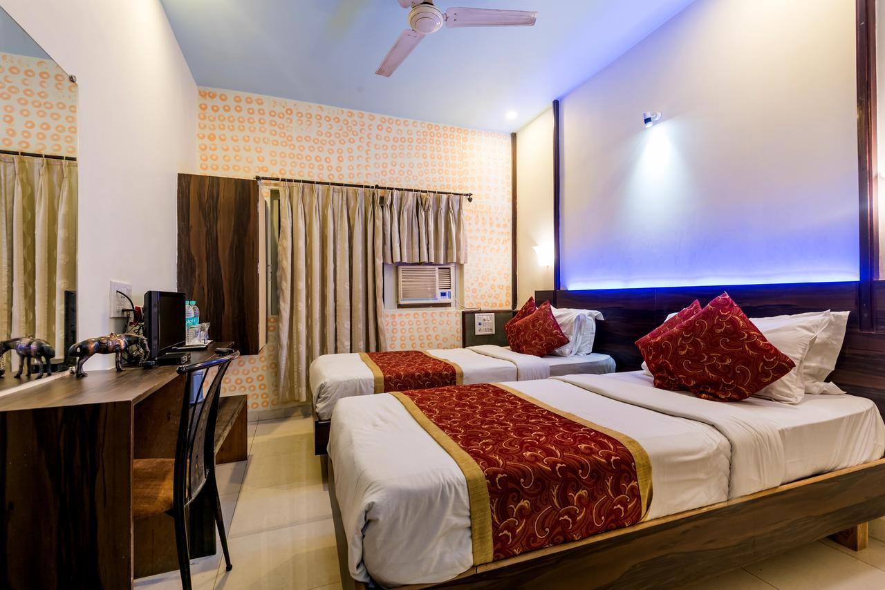 Hotel Panchratna Panvel Esterno foto