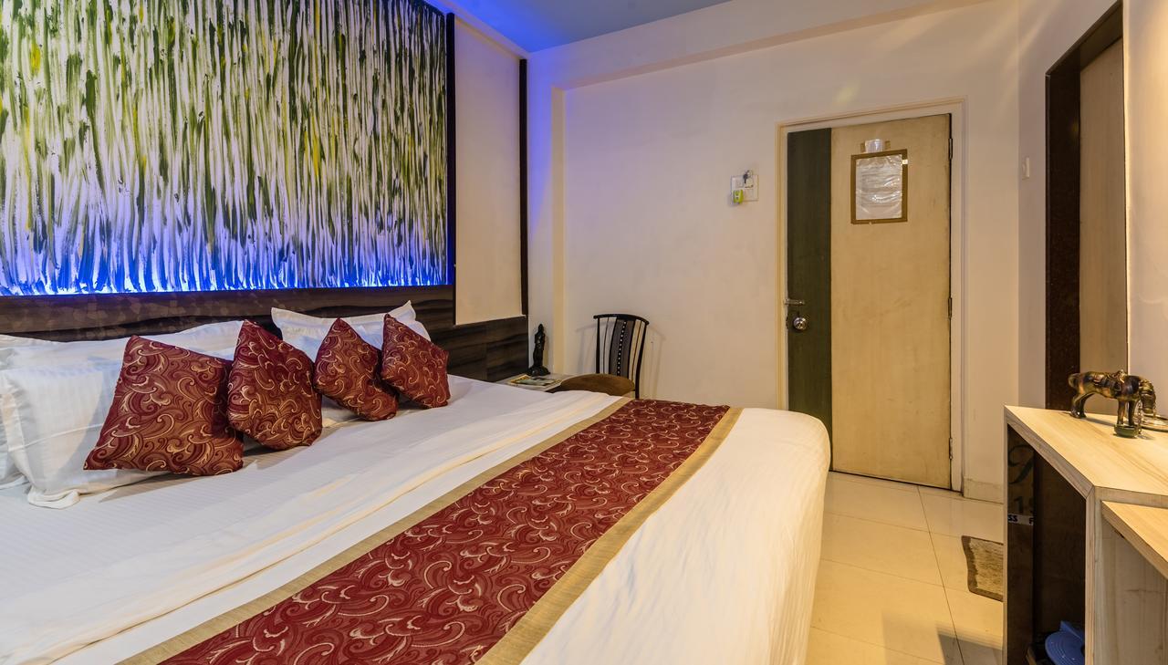 Hotel Panchratna Panvel Esterno foto