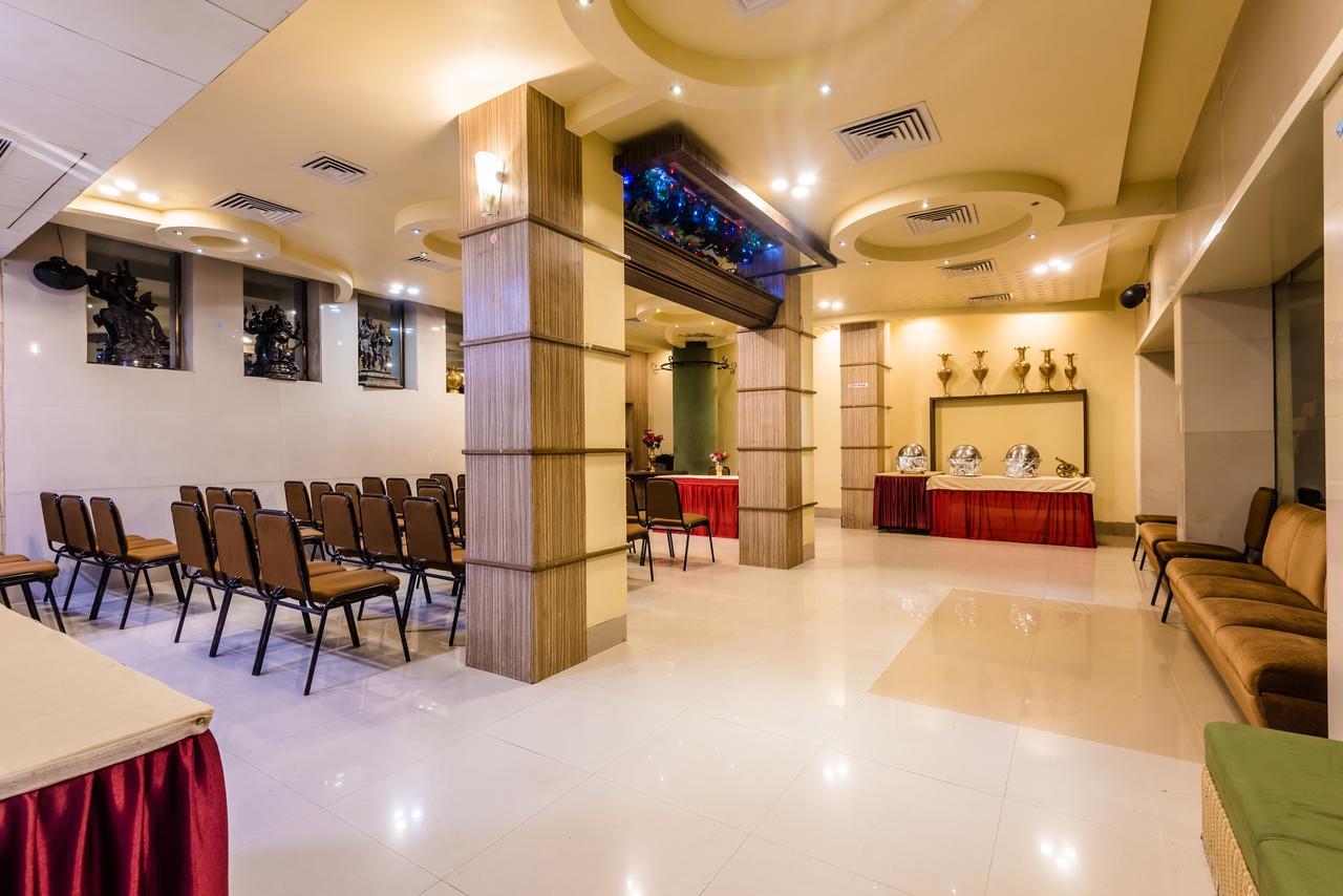 Hotel Panchratna Panvel Esterno foto