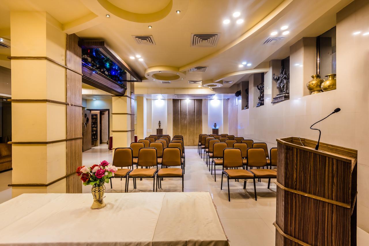 Hotel Panchratna Panvel Esterno foto