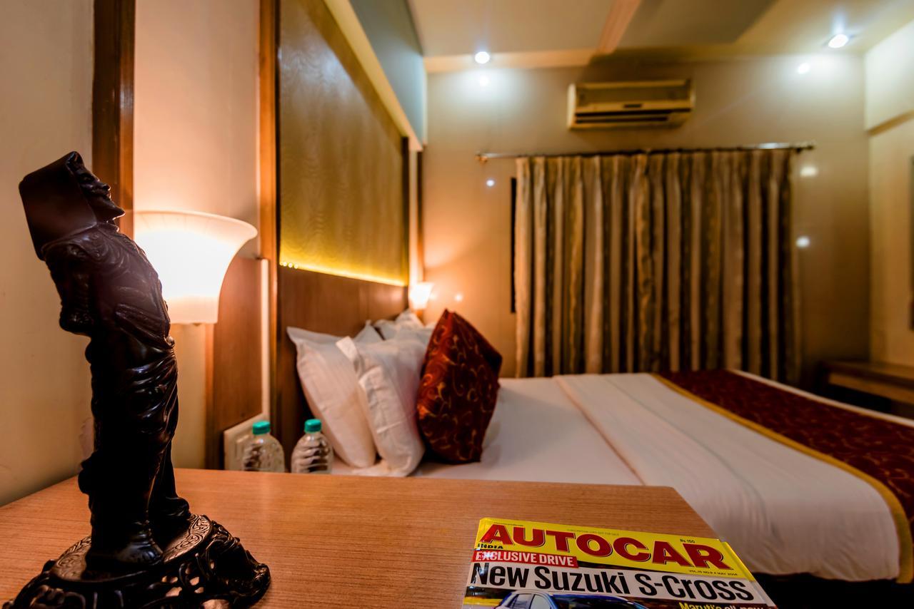 Hotel Panchratna Panvel Esterno foto