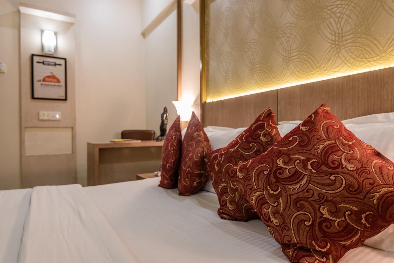 Hotel Panchratna Panvel Esterno foto