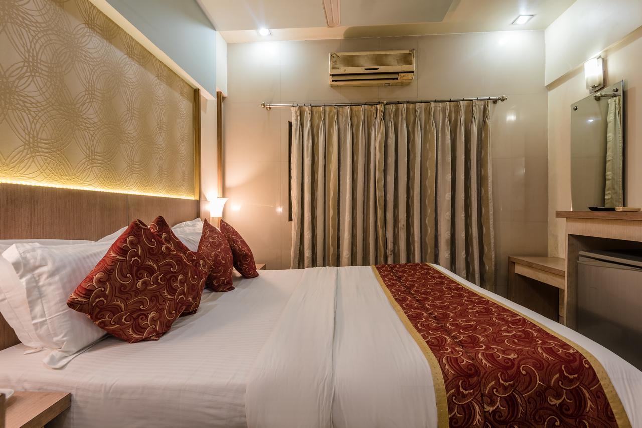 Hotel Panchratna Panvel Esterno foto