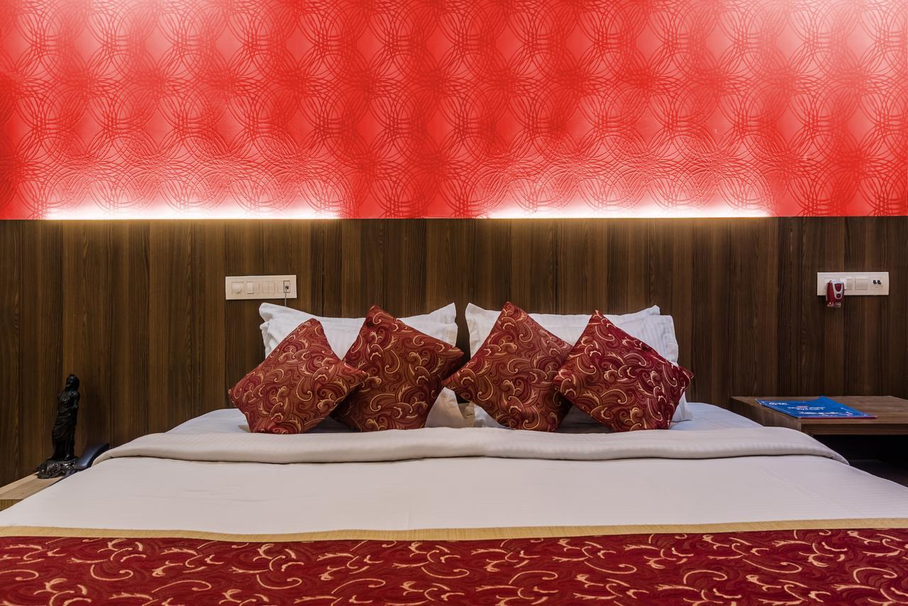 Hotel Panchratna Panvel Esterno foto