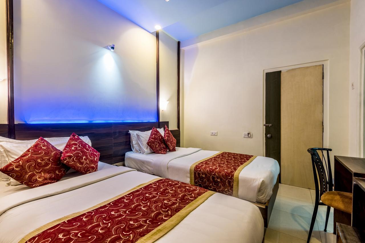 Hotel Panchratna Panvel Esterno foto