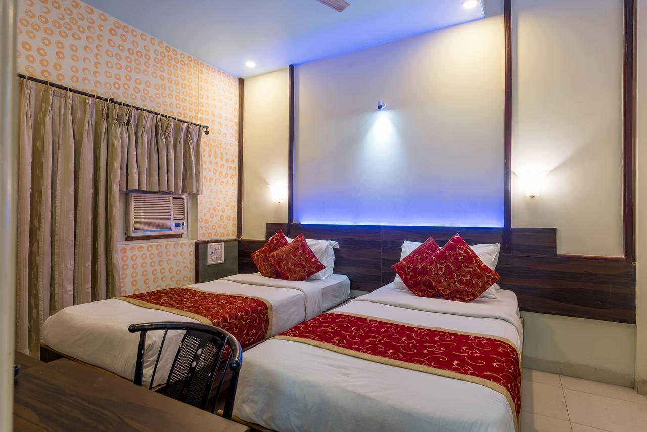 Hotel Panchratna Panvel Esterno foto