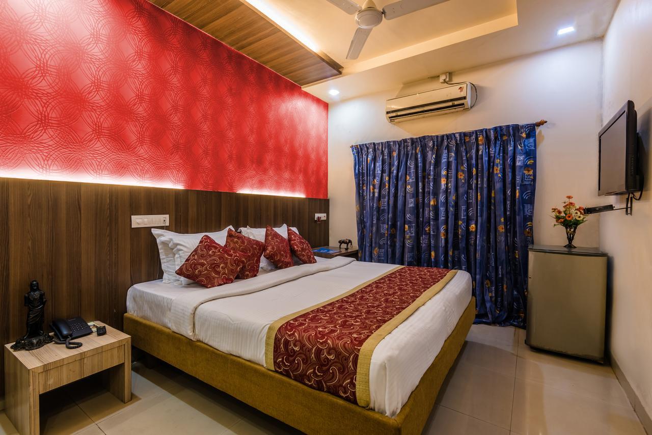 Hotel Panchratna Panvel Esterno foto
