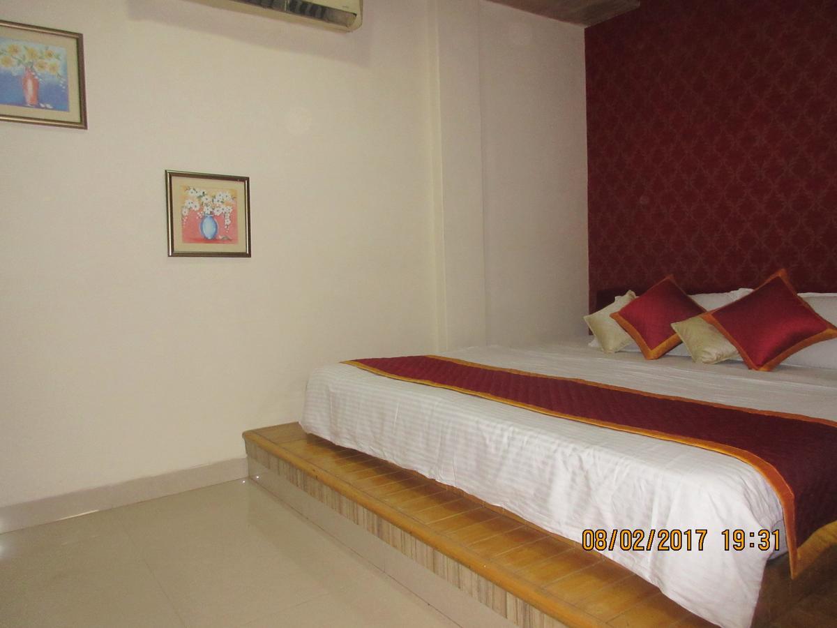 Hotel Panchratna Panvel Esterno foto