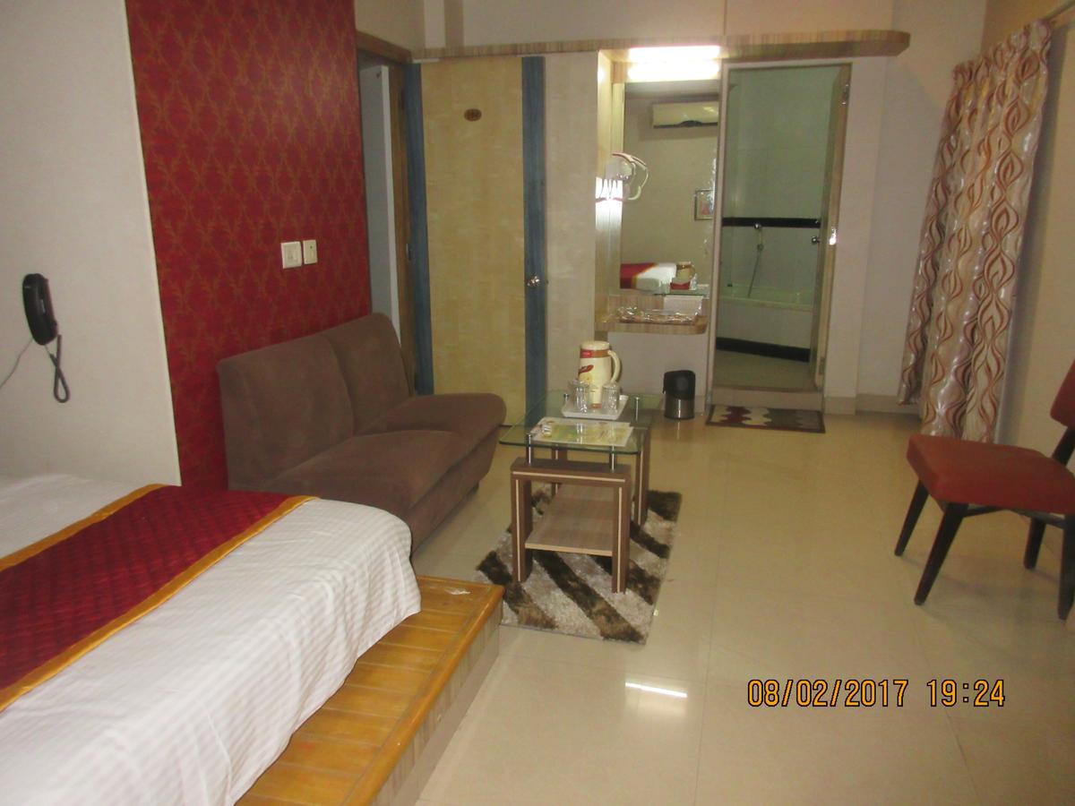 Hotel Panchratna Panvel Esterno foto