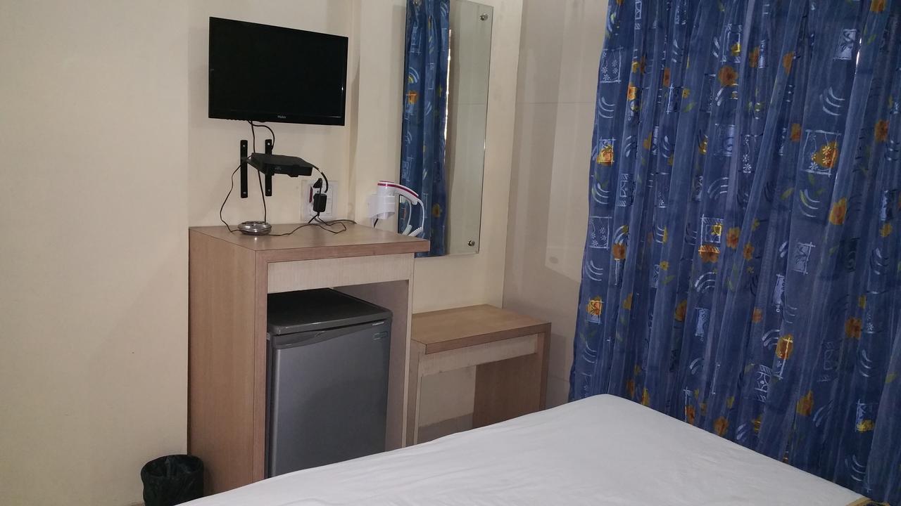 Hotel Panchratna Panvel Esterno foto